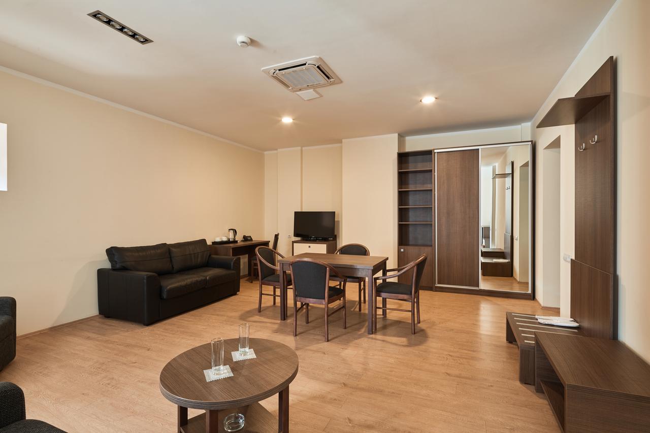 Hotel Gino Wellness Rabath アハルツィヘ エクステリア 写真