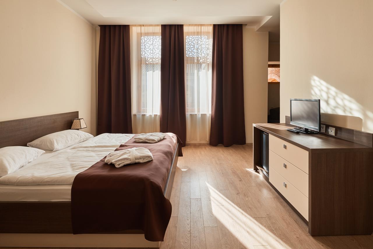 Hotel Gino Wellness Rabath アハルツィヘ エクステリア 写真