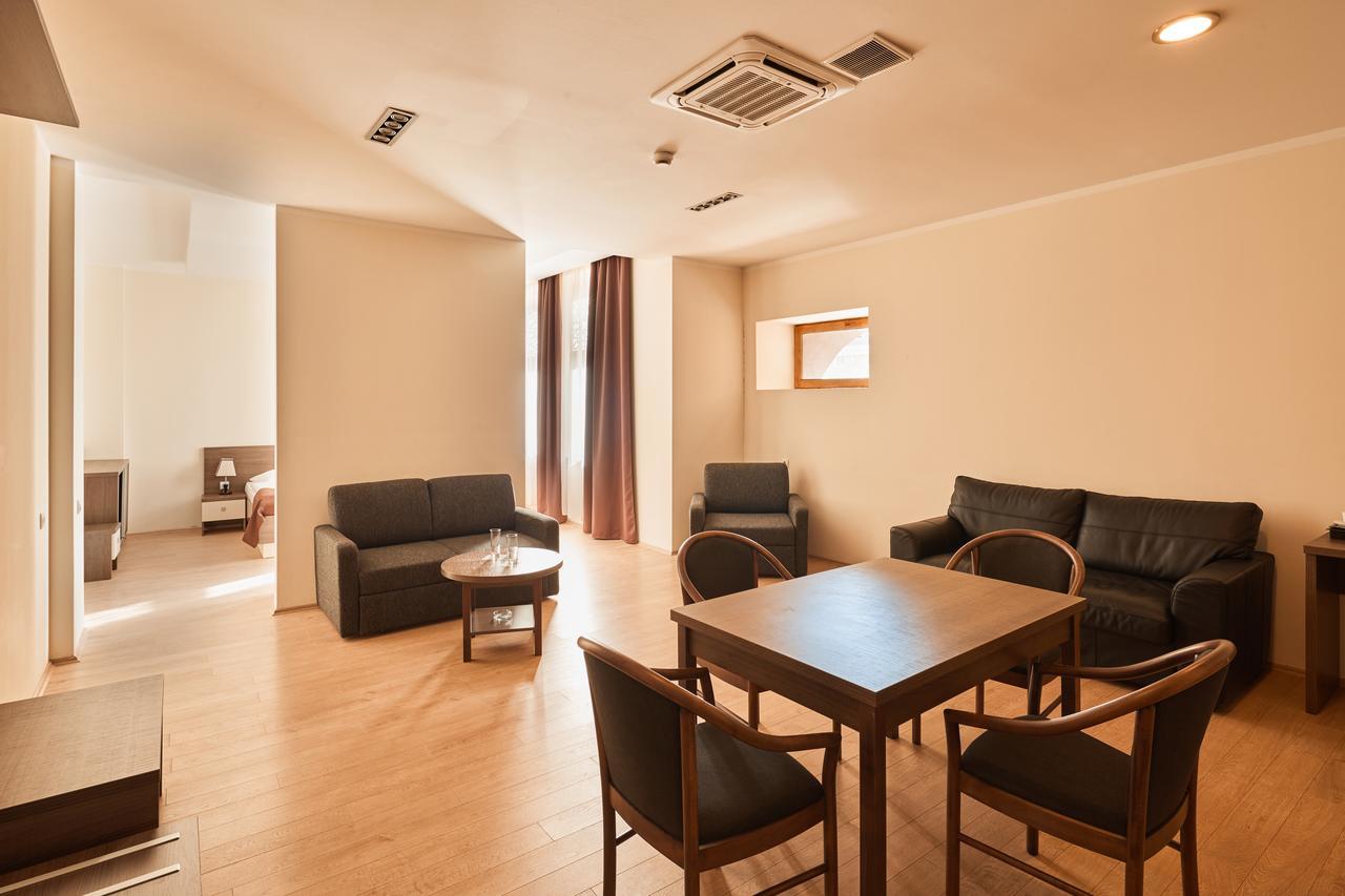 Hotel Gino Wellness Rabath アハルツィヘ エクステリア 写真