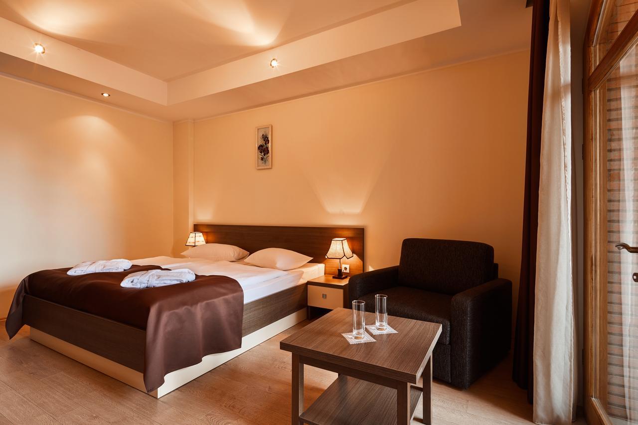 Hotel Gino Wellness Rabath アハルツィヘ エクステリア 写真