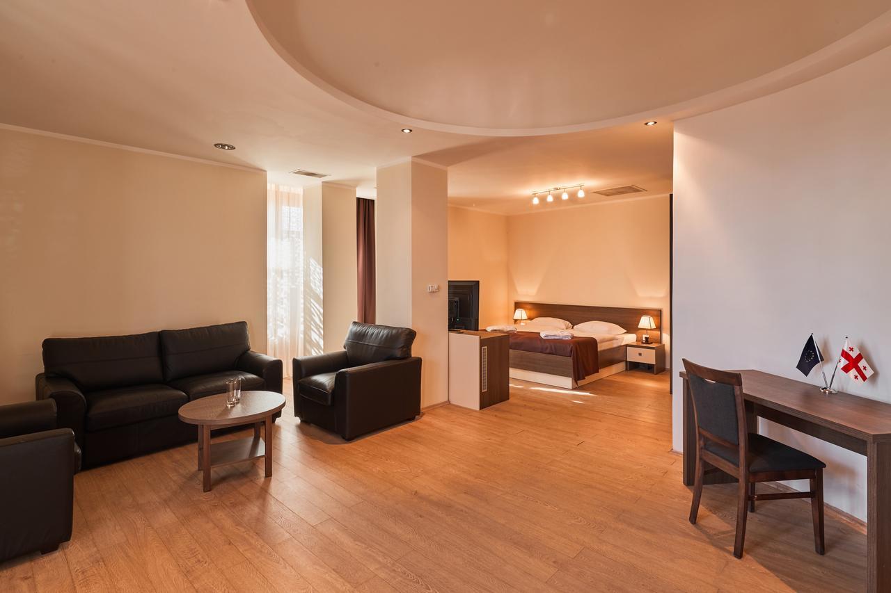 Hotel Gino Wellness Rabath アハルツィヘ エクステリア 写真