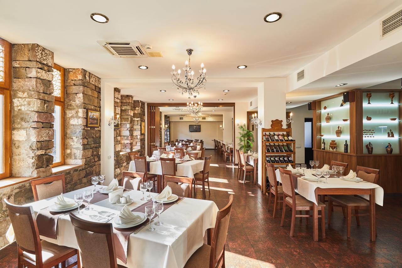 Hotel Gino Wellness Rabath アハルツィヘ エクステリア 写真