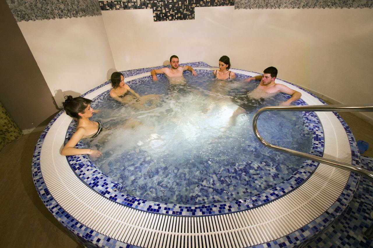 Hotel Gino Wellness Rabath アハルツィヘ エクステリア 写真